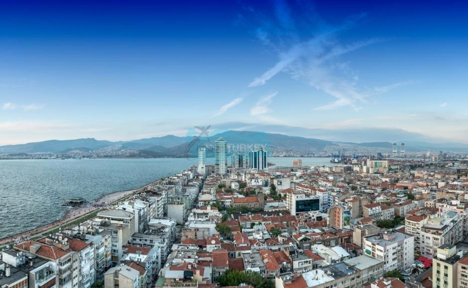 Alsancak: This lively neighborhood is known for its vibrant nightlife, trendy cafes, and restaurants. It's a great place to stroll, shop, and experience the city's modern atmosphere.